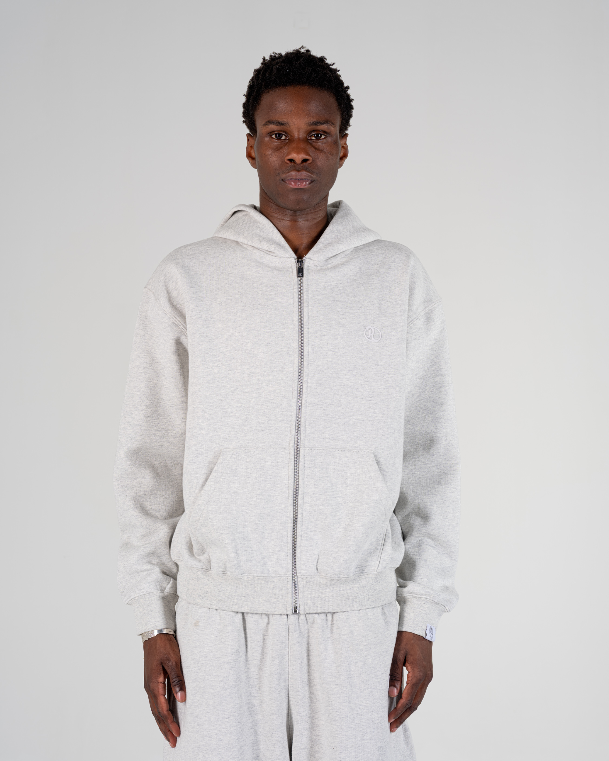 SWEAT ZIPPÉ [GRIS]