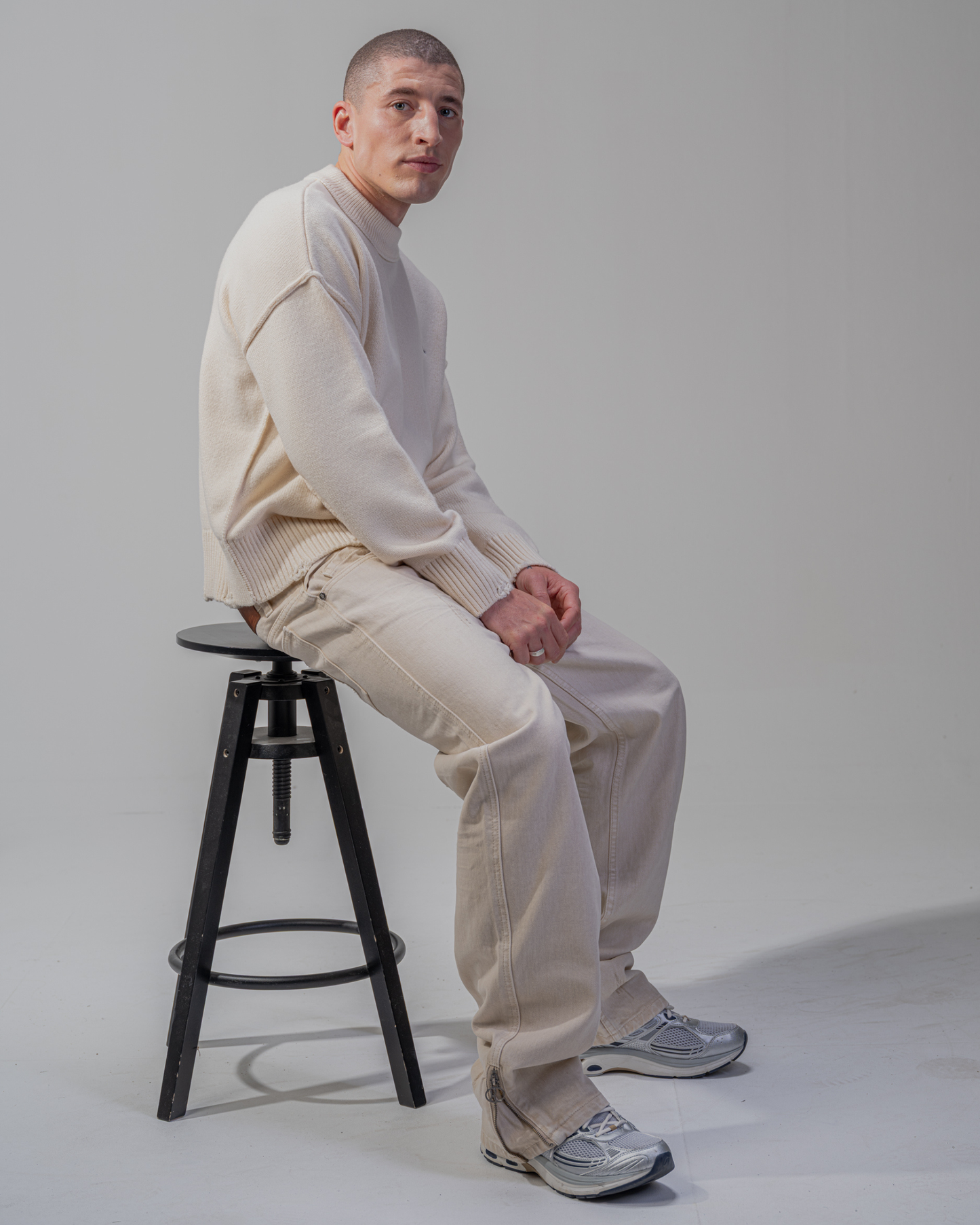 JEAN FLARE FIT ZIPPÉ [BEIGE]