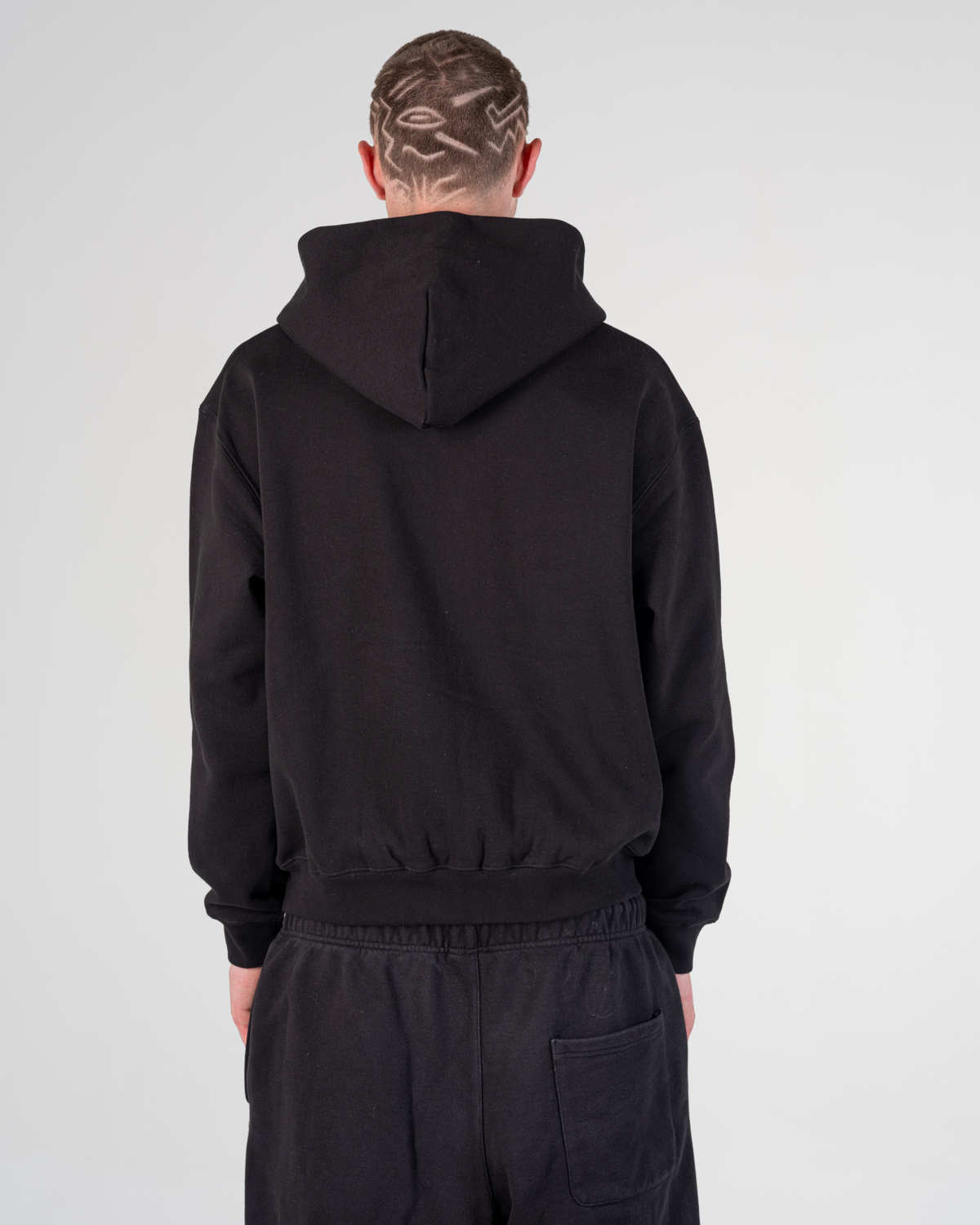 SWEAT ZIPPÉ [NOIR]
