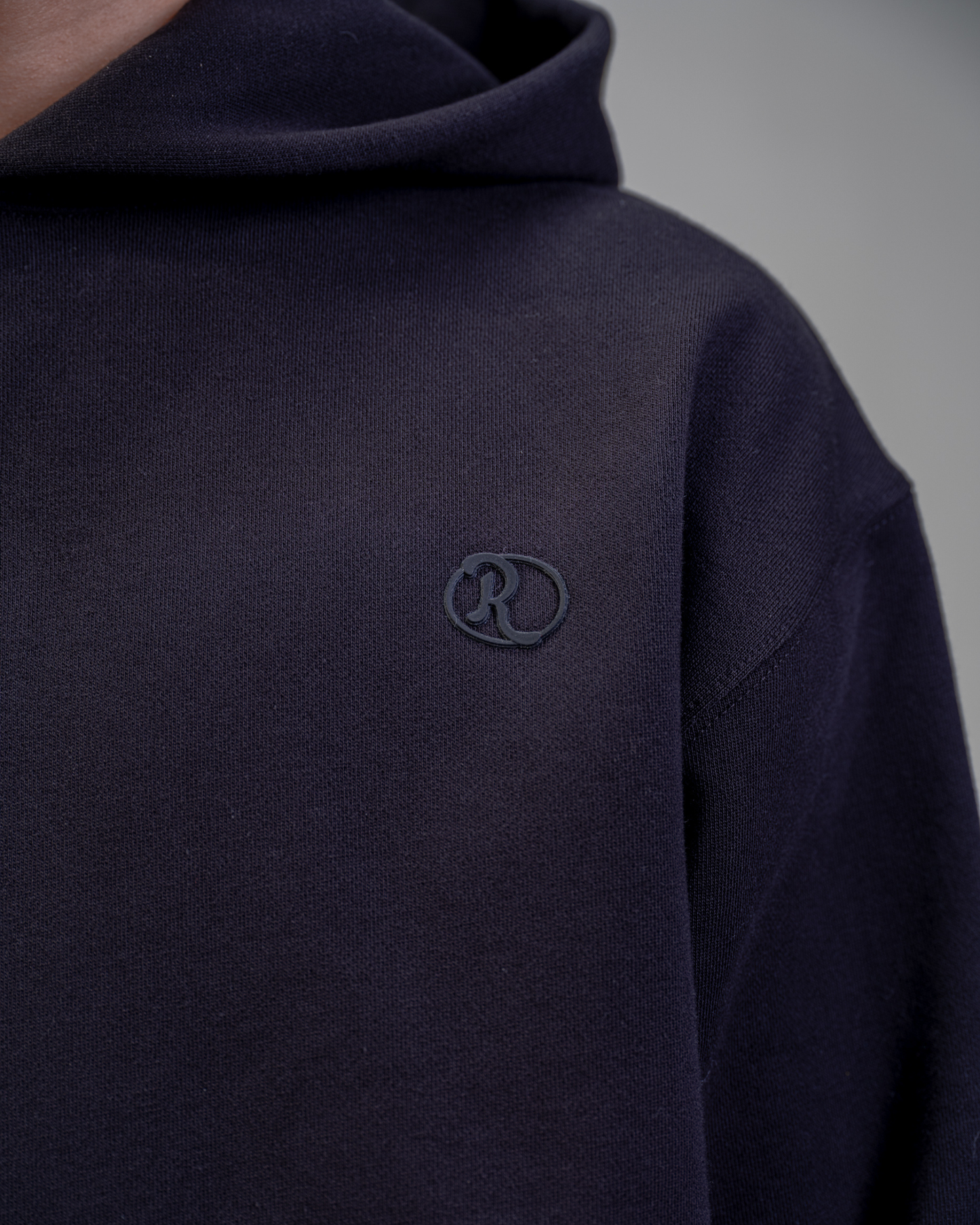 SWEAT À CAPUCHE [NOIR]